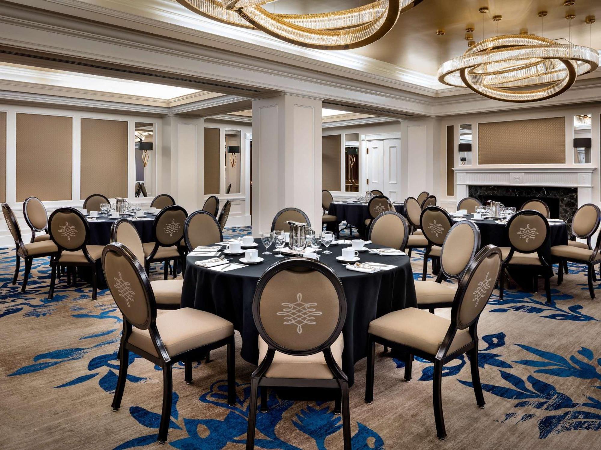 Fairmont Empress Hotel Βικτώρια Εξωτερικό φωτογραφία The ballroom at the Ritz-Carlton, Tysons
